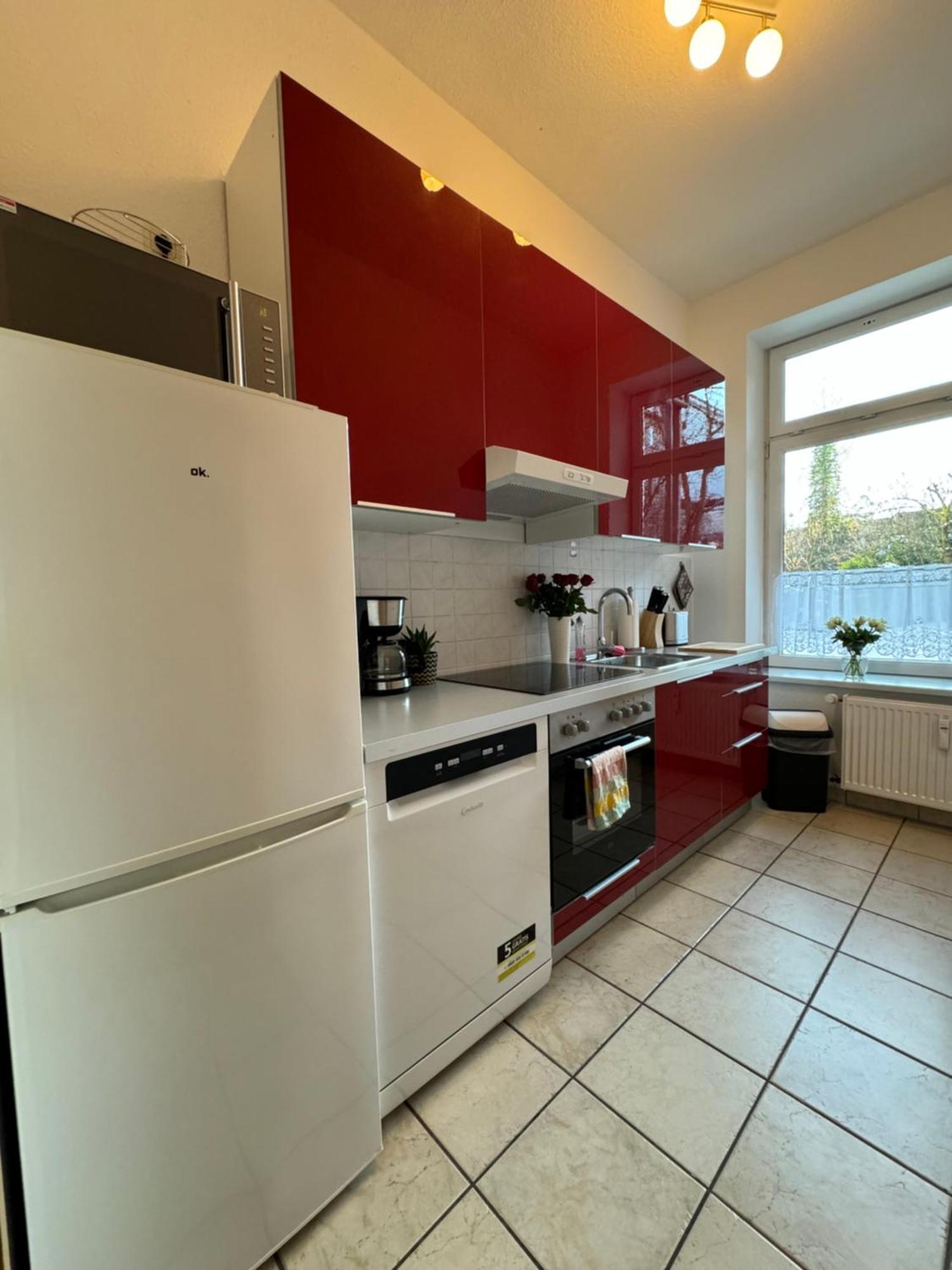 Attraktive Wohnung Im Gruenen Hinterhof Schwerin  Exterior photo